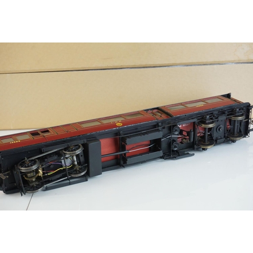 255 - Five built O gauge plastic / metal kit models to include LMS Power Car, GWR Diesel railcar, DJB Engi... 