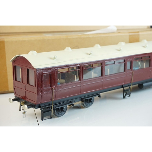 255 - Five built O gauge plastic / metal kit models to include LMS Power Car, GWR Diesel railcar, DJB Engi... 