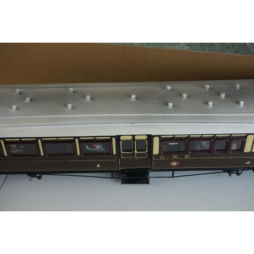 255 - Five built O gauge plastic / metal kit models to include LMS Power Car, GWR Diesel railcar, DJB Engi... 