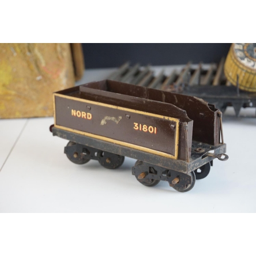 260a - Hornby O gauge 4-4-0 clockwork Nord 31801 locomotive in brown livery, missing one wheel, plus boxed ... 