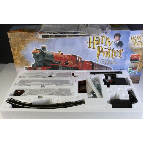 27 - Boxed Hornby OO Gauge Harry Potter and The Chamber of Secrets Hogwarts Express electric train set, t... 