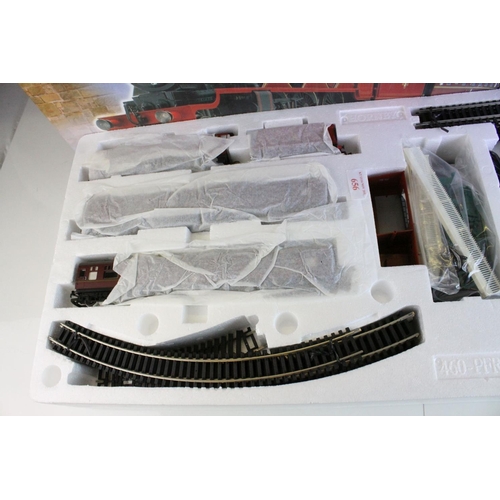 27 - Boxed Hornby OO Gauge Harry Potter and The Chamber of Secrets Hogwarts Express electric train set, t... 