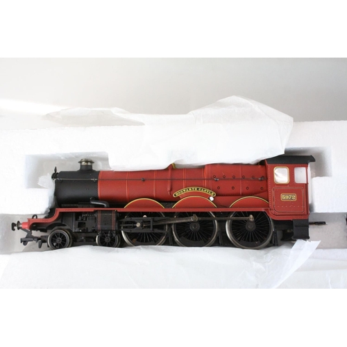 27 - Boxed Hornby OO Gauge Harry Potter and The Chamber of Secrets Hogwarts Express electric train set, t... 