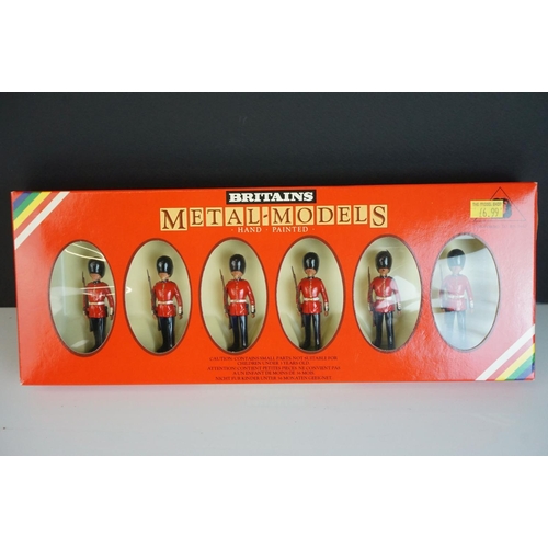 274 - Five boxed Britains metal figure sets to include 2 x Regiments (7245 6 Gordon Highlanders & 7237 Bla... 