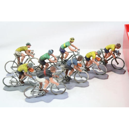 280 - 18 Britains Miniature Cyclists figures plus additional accessories, grubby but gd overall