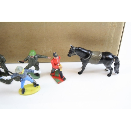 284 - Quantity of plastic figures and soldiers to include Brtiains, Timpo etc, some horseback, various reg... 