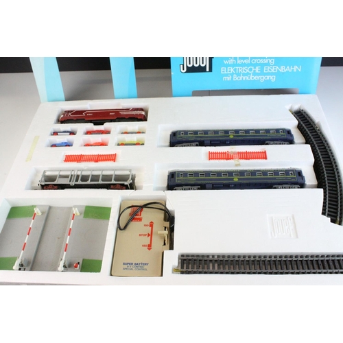 29 - Boxed Jouef 7435 Electric Train Set with level crossing, complete with accessories and all 6 x cars