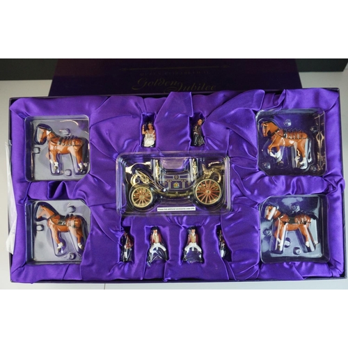 315 - Boxed Corgi Queen Elizabeth II Golden Jubilee 19542-2002 figure set, complete and excellent