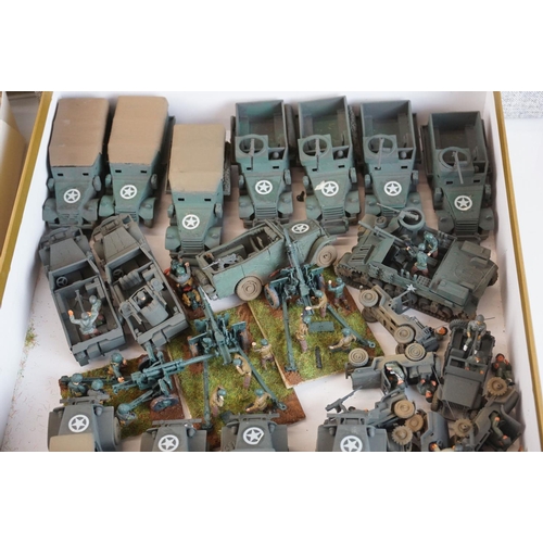 323 - Collection of miniature metal war gaming figures on bases and accessories featuring various regiment... 