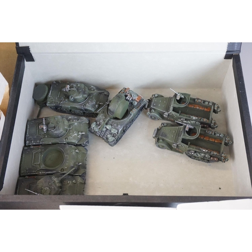 324 - Collection of miniature metal war gaming figures, vehicles and accessories featuring various regimen... 