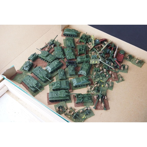 324 - Collection of miniature metal war gaming figures, vehicles and accessories featuring various regimen... 