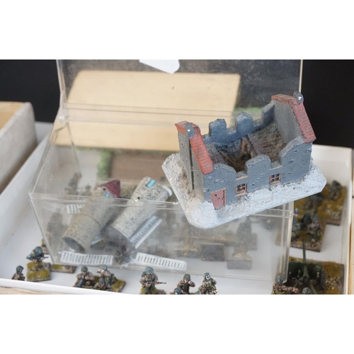 328 - Collection of miniature metal and plastic war gaming vehicles and accessories, painted, vg quality