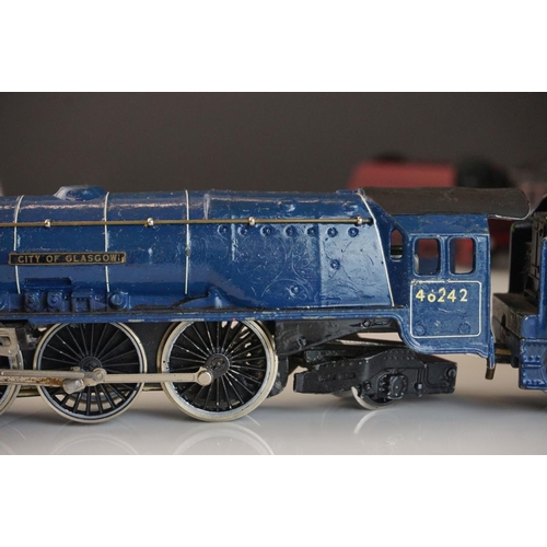 32a - Four Hornby Dublo locomotives to include City of Glasgow, Duchess of Atholl, Mallard and 2-6-4 BR in... 