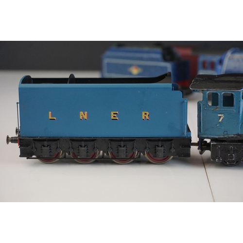 32a - Four Hornby Dublo locomotives to include City of Glasgow, Duchess of Atholl, Mallard and 2-6-4 BR in... 