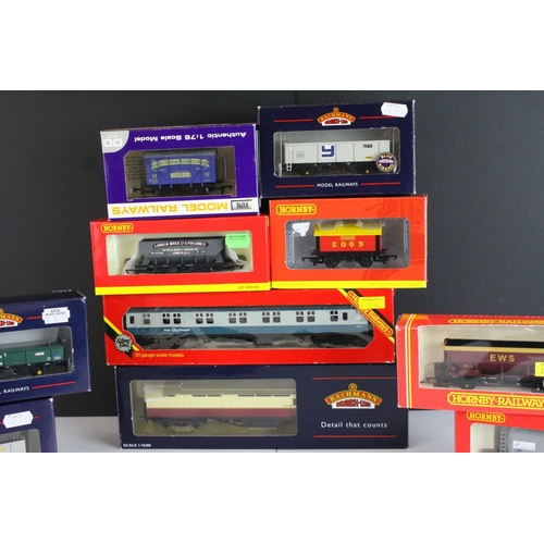 33 - 13 Boxed OO gauge items of rolling stock to include 6 x Hornby, 4 x Bachmann, 2 x Dapol and 1 x Lima... 