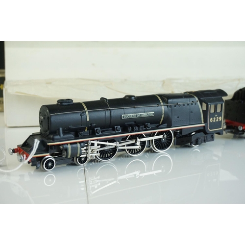 34a - Boxed Wrenn OO gauge W2241 4-6-2 Duchess of Hamilton 4-6-2 with tender, with instructions