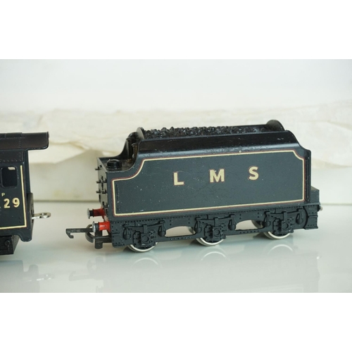 34a - Boxed Wrenn OO gauge W2241 4-6-2 Duchess of Hamilton 4-6-2 with tender, with instructions