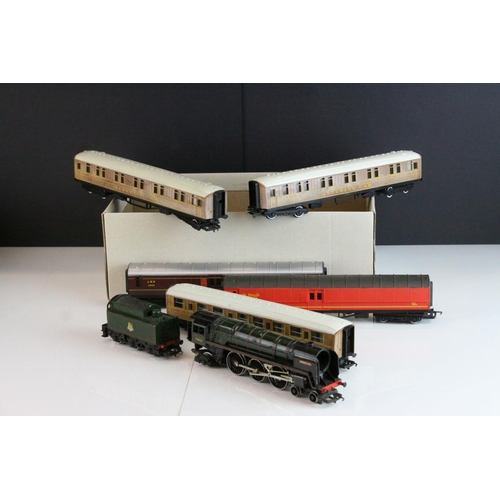 36 - Nine Hornby OO gauge coaches featuring 2 x Royal Mail coaches plus a Hornby Morning Star 4-6-2 locom... 