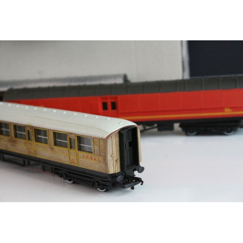 36 - Nine Hornby OO gauge coaches featuring 2 x Royal Mail coaches plus a Hornby Morning Star 4-6-2 locom... 