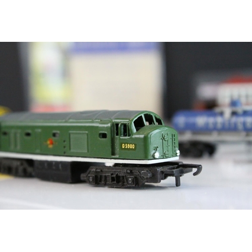 41 - 25 + Lone Star Triple OOO Gauge items of diecast model railway to include 3 x Locomotives (EL60 D500... 