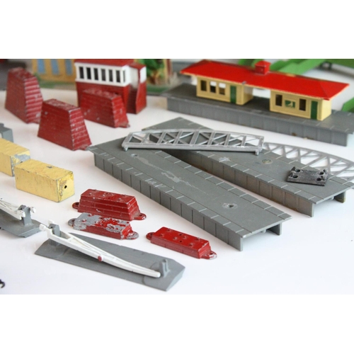 41 - 25 + Lone Star Triple OOO Gauge items of diecast model railway to include 3 x Locomotives (EL60 D500... 