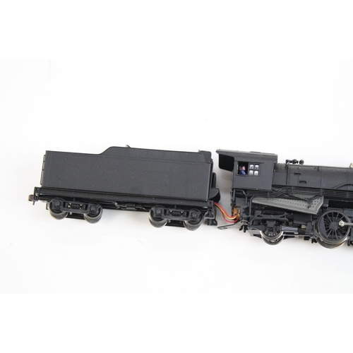 46 - Bachmann OO gauge Heavy Mountain 4-8-2 Locomotive and tender DCC Ready