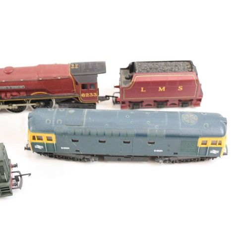 55 - Four OO gauge locomotives to include 2 x Hornby featuring Duchess of Sutherland & D7063 and Lima x 2... 