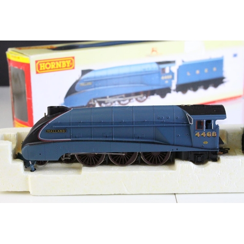 6 - Boxed Hornby OO gauge R2339 LNER 4-6-2 Class A4 Mallard locomotive, tatty outer box