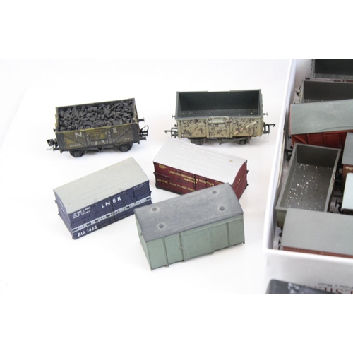 73 - 36 OO gauge items of rolling stock to include mainly Bachmann wagons & trucks