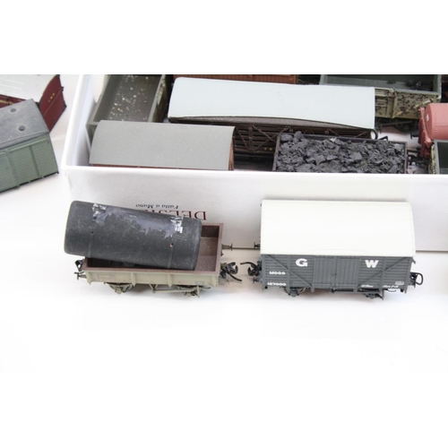 73 - 36 OO gauge items of rolling stock to include mainly Bachmann wagons & trucks