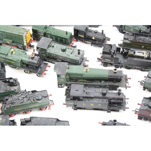 76 - 17 OO gauge locomotives to include Bachmann, Mainline, Hornby etc featuring Hornby County of Cornwal... 