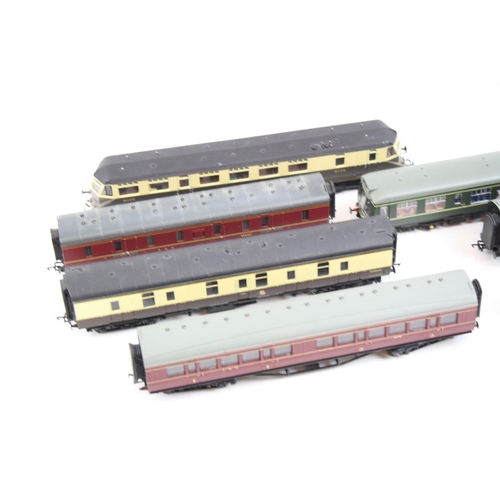 77 - Hornby OO gauge power carNo 26 in cream/brown livery plus 6 x items of Bachmann rolling stock, all c... 