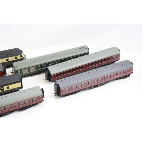 77 - Hornby OO gauge power carNo 26 in cream/brown livery plus 6 x items of Bachmann rolling stock, all c... 