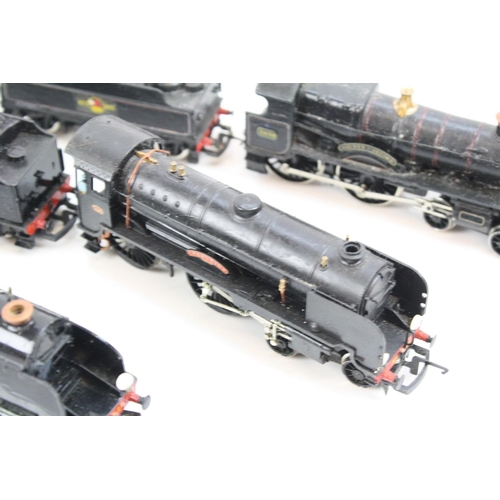 86 - Three Hornby OO gauge locomotives to include Sir Percivale, Cranleigh and County of Oxford