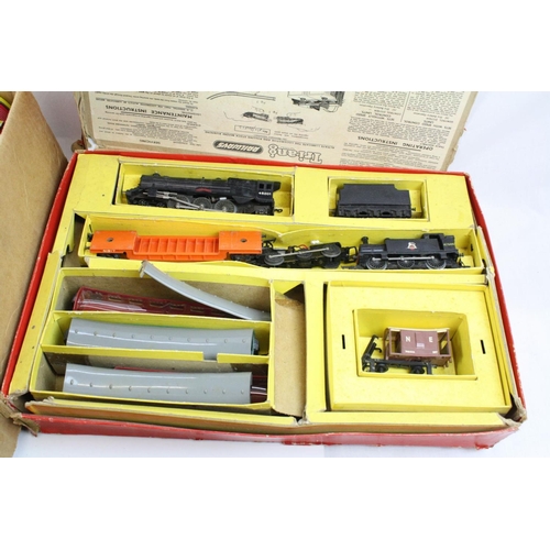 99 - Quantity of OO gauge model railway to include boxed Triang R1X train set, incomplete but with Prince... 