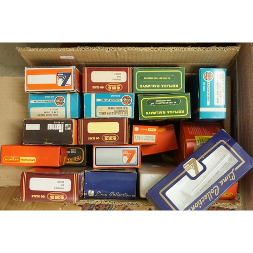 163 - Very large quantity of OO & N gauge model railway boxes featuring Hornby, Herpa, Graham Farish, Lima... 