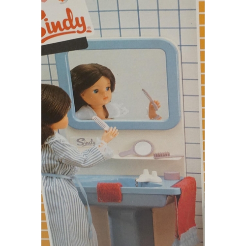 362 - Pedigree Sindy - 15 boxed accessories to include Washing Machine Unit, Mixer Blender, Washbasin, Mot... 