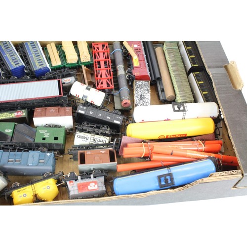 111 - 40 OO gauge items of rolling stock to include Wrenn, Hornby, Triang, Mainline, Lima etc, featuring C... 