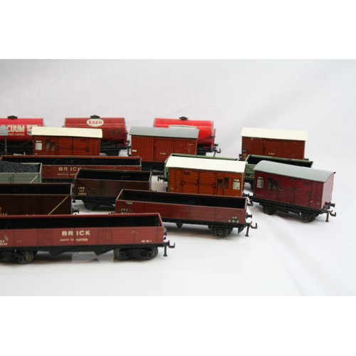 205 - 28 Hornby Dublo items of rolling stock to include tankers, wagons and trucks plus 4 x Hornby Dublo l... 