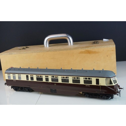 256 - Two built O gauge cast kit GWR coaches in brown / cream livery, contained within custom box, the odd... 