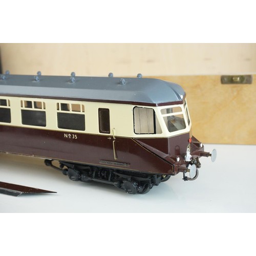 256 - Two built O gauge cast kit GWR coaches in brown / cream livery, contained within custom box, the odd... 