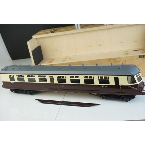 256 - Two built O gauge cast kit GWR coaches in brown / cream livery, contained within custom box, the odd... 