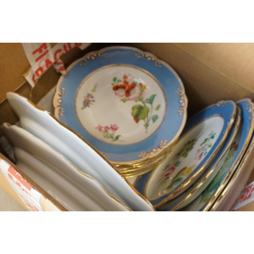 67 - Extensive late 19th Century English porcelain dinner service