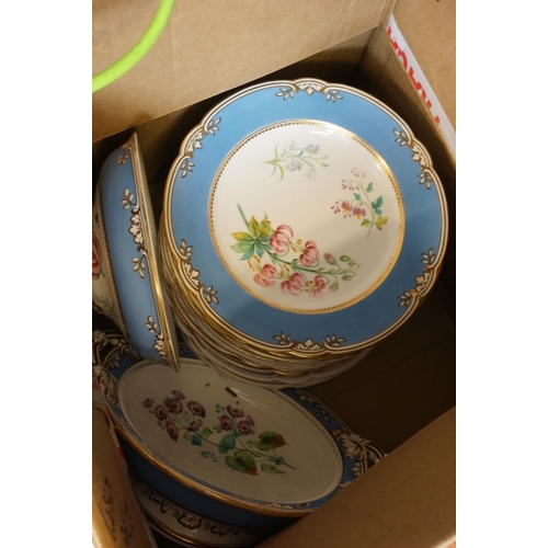 67 - Extensive late 19th Century English porcelain dinner service