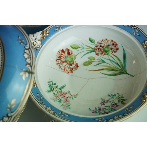 67 - Extensive late 19th Century English porcelain dinner service