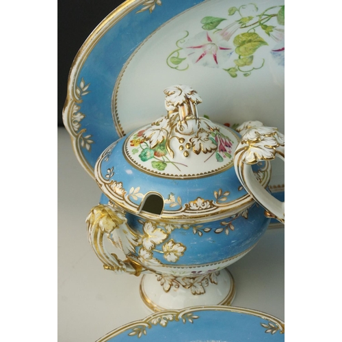 67 - Extensive late 19th Century English porcelain dinner service