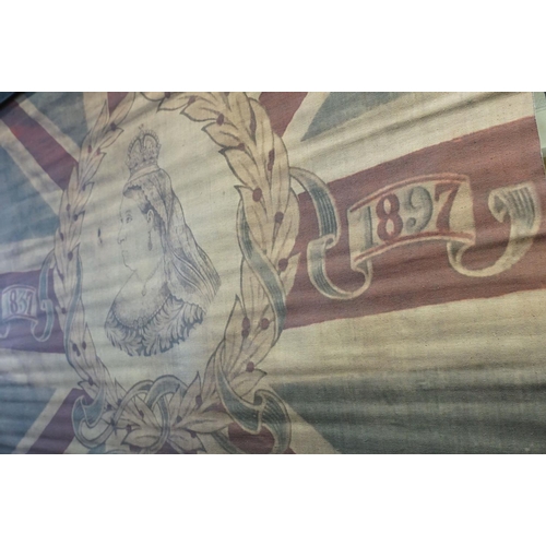 69 - Hanging ' God save the Queen ' Banner with poles, 100cms x 73cms