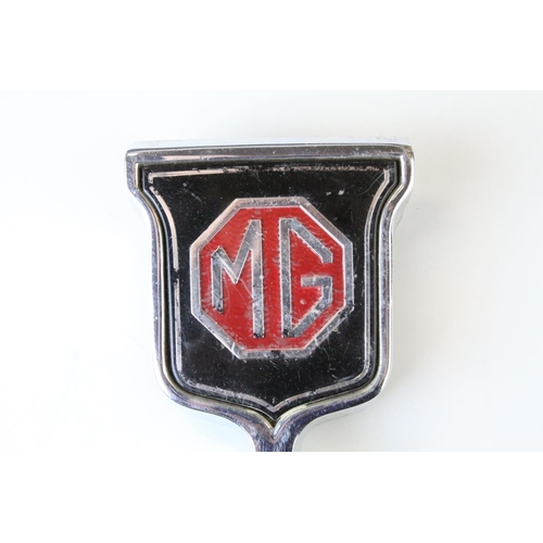 111 - Early to Mid 20th century Chrome ' MG ' Car Badge