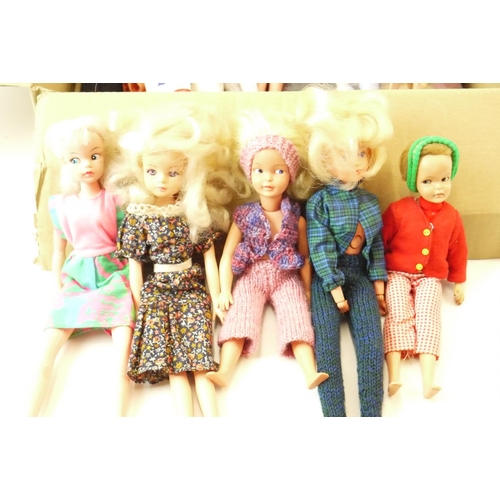 111 - 23 x Playworn contemporary dolls to include Tressy, MGA Bratz, Model Toys Ltd, etc