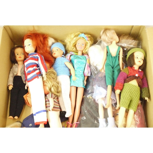 111 - 23 x Playworn contemporary dolls to include Tressy, MGA Bratz, Model Toys Ltd, etc